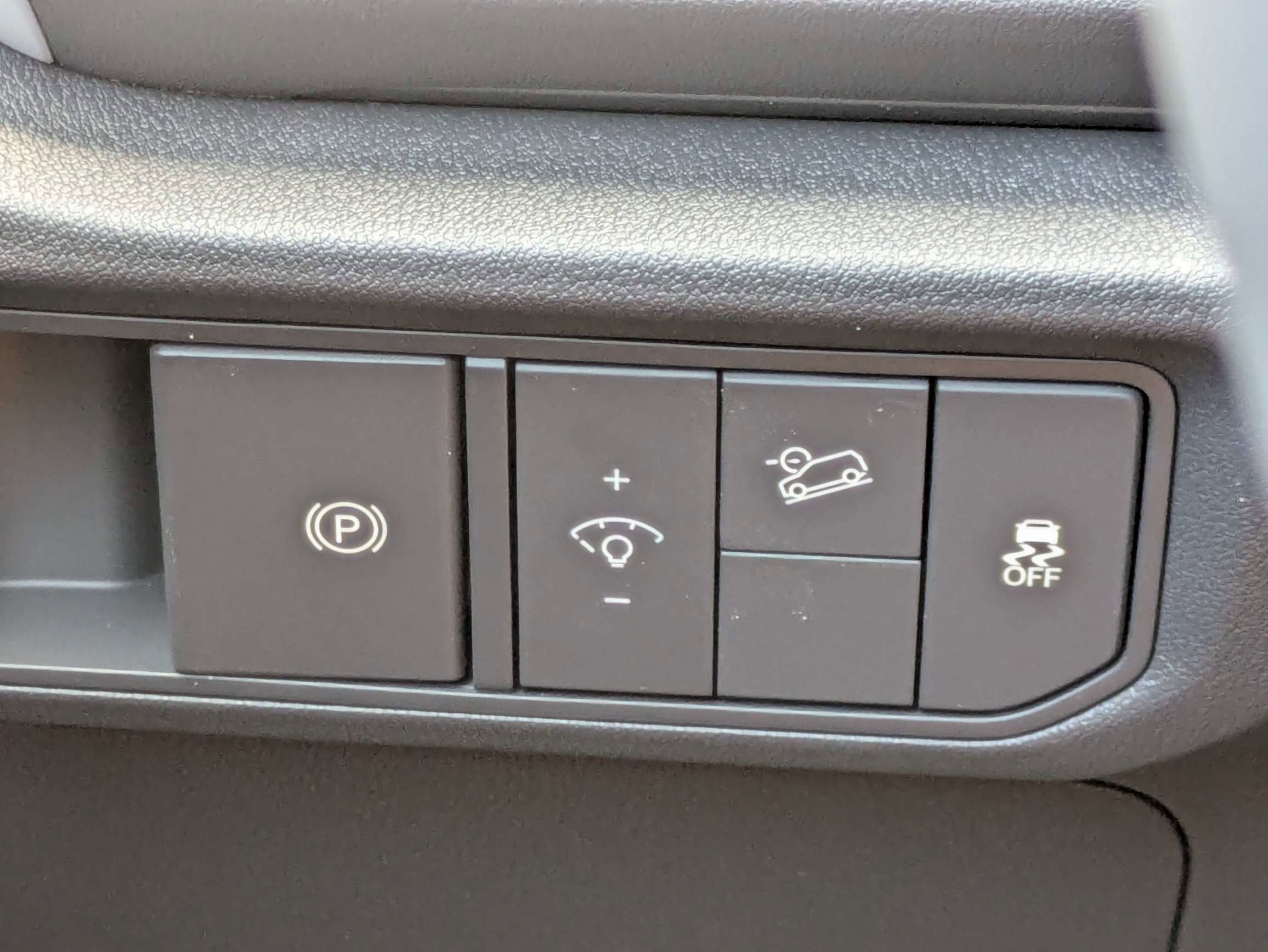 New 2027 Ivory Silver Kia S image 29