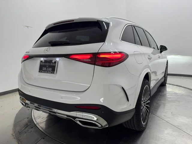 New 2026 MANUFAKTUR Moonlight Whit Mercedes-Benz GLC 300 image 31