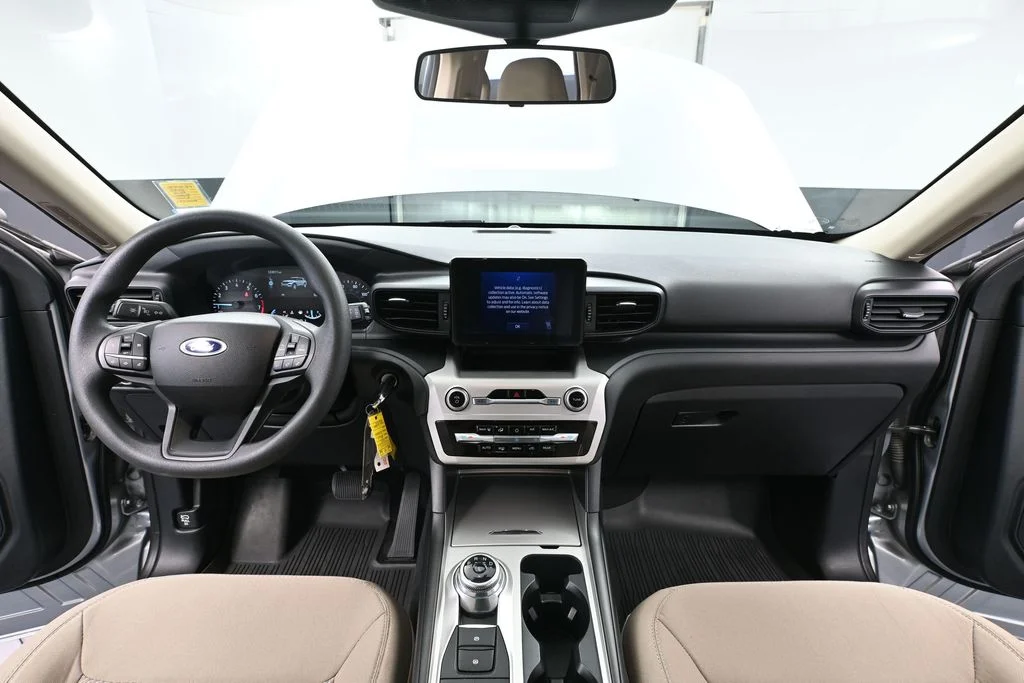 Used 2022 Silver Ford Base image 24