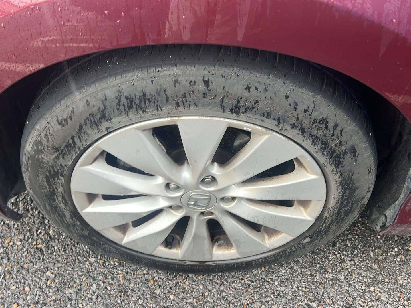 Used 2013 RED Honda EXL image 7