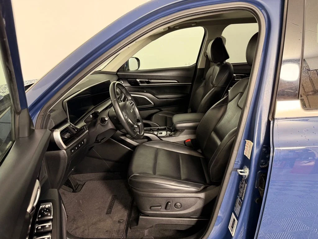 Certified Used 2025 Black Kia S image 2