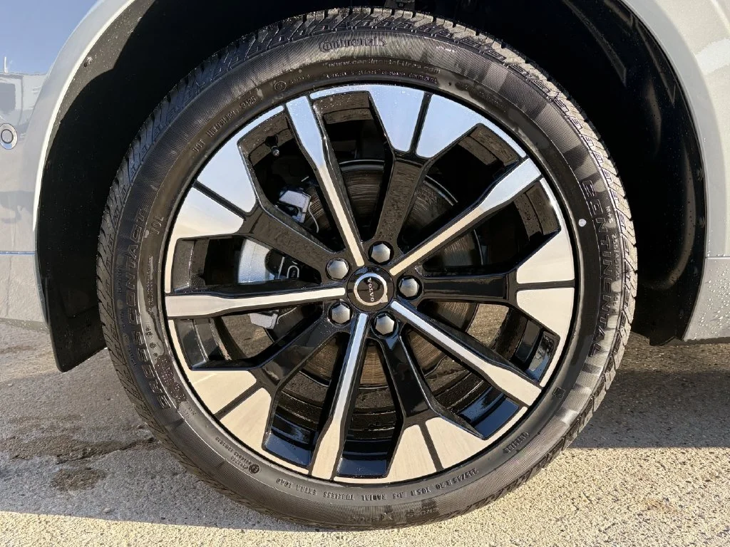 New 2026 Vapour Grey Volvo Plus image 9