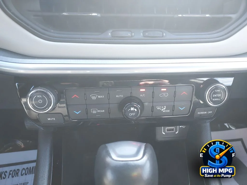 Used 2025 Blue Jeep Limited image 19