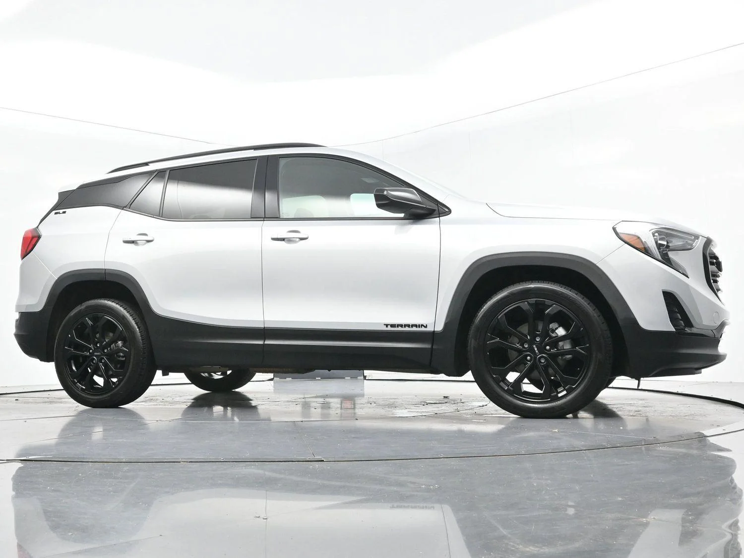Used 2021 Quicksilver Metallic GMC SLE image 37