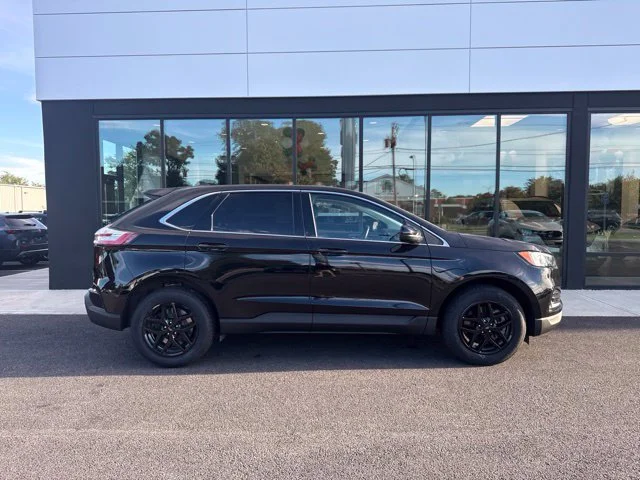 Used 2024 Black Ford SEL image 2