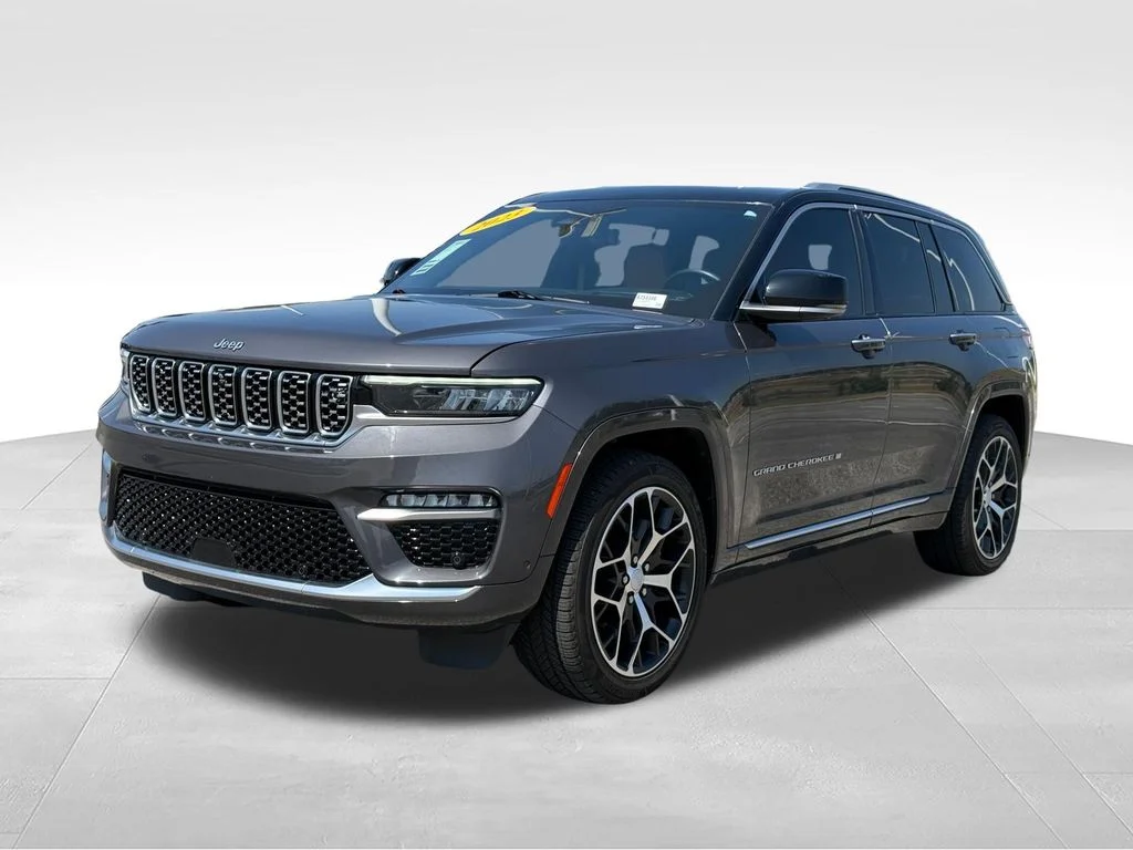 Used 2023 Gray Jeep Summit Reserve image 1