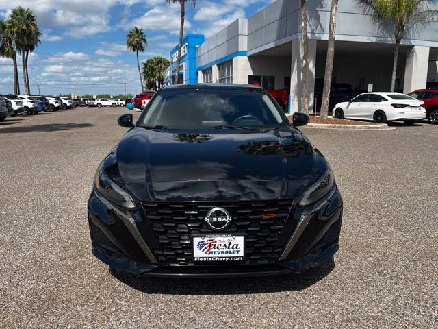 Used 2024  Nissan 2.5 SR image 3