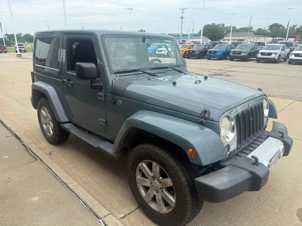 Used 2014 Blue Jeep Sahara image 8