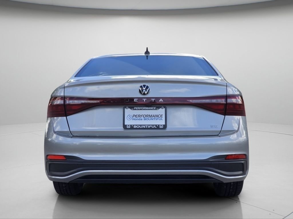 Used 2025 Pyrite Silver Metallic Volkswagen SE image 21