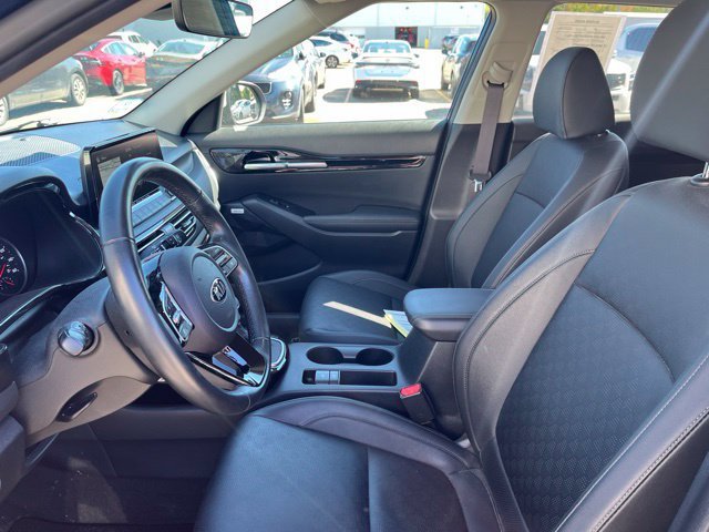 Used 2021 Dark Ocean Blue/White Roof Kia SX image 12