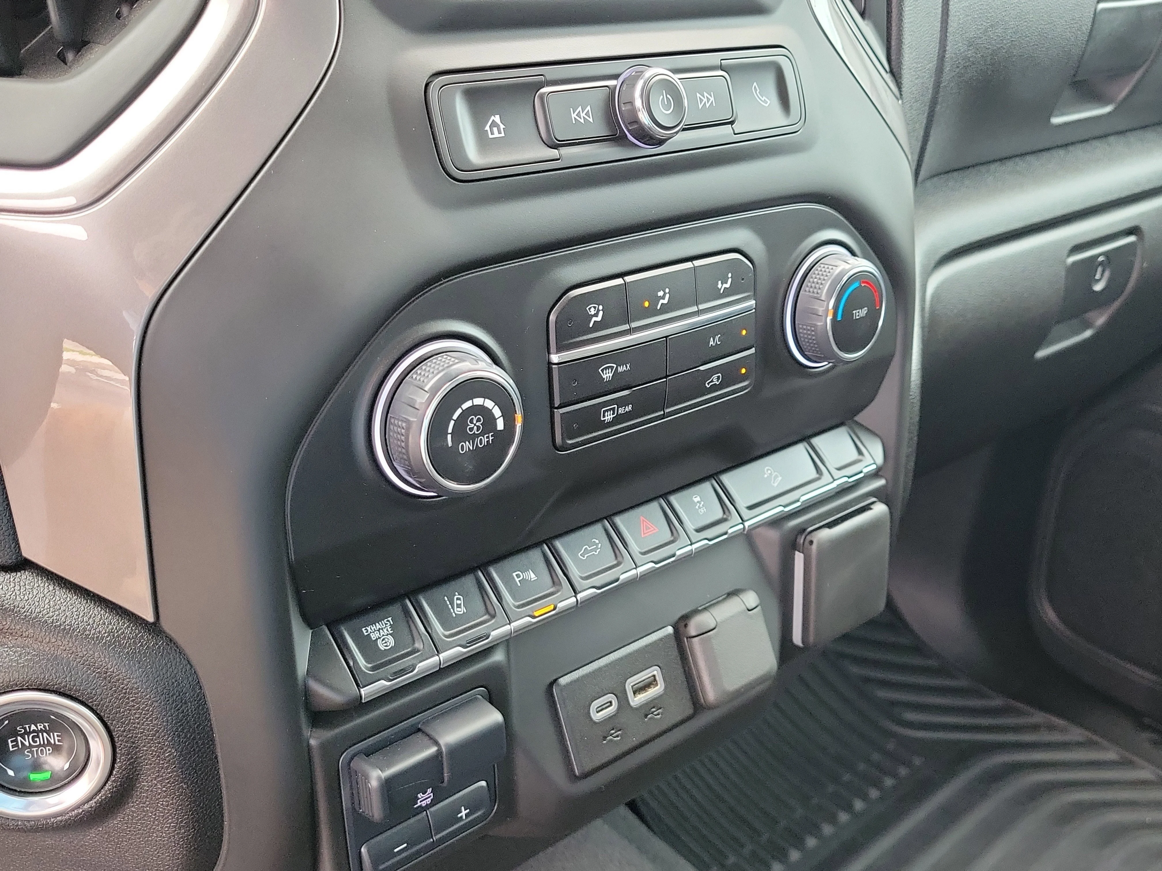 Used 2025 Summit White Chevrolet Custom image 27