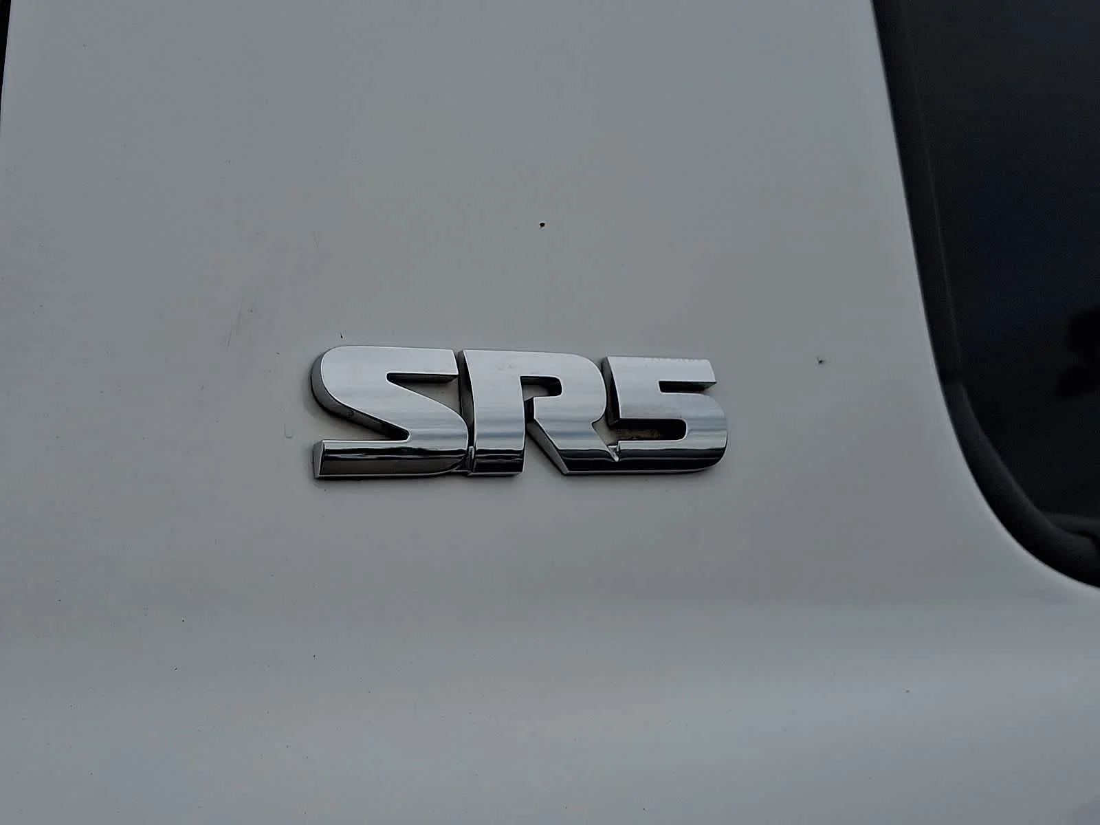 Used 2017 Super White Toyota SR5 image 35