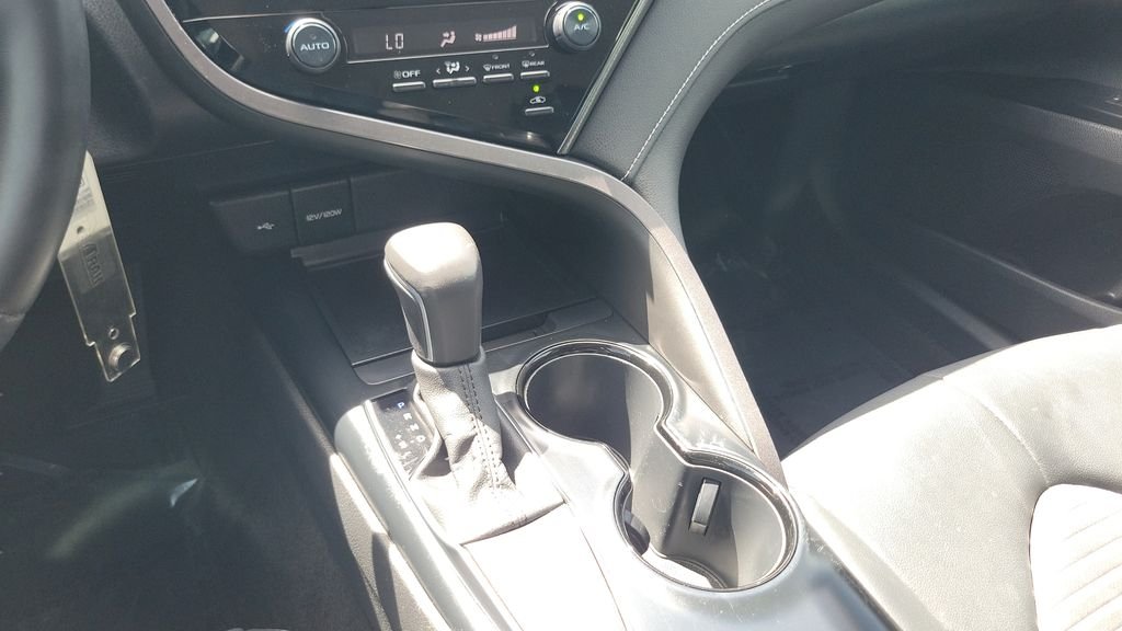Certified Used 2020 White Toyota SE image 15