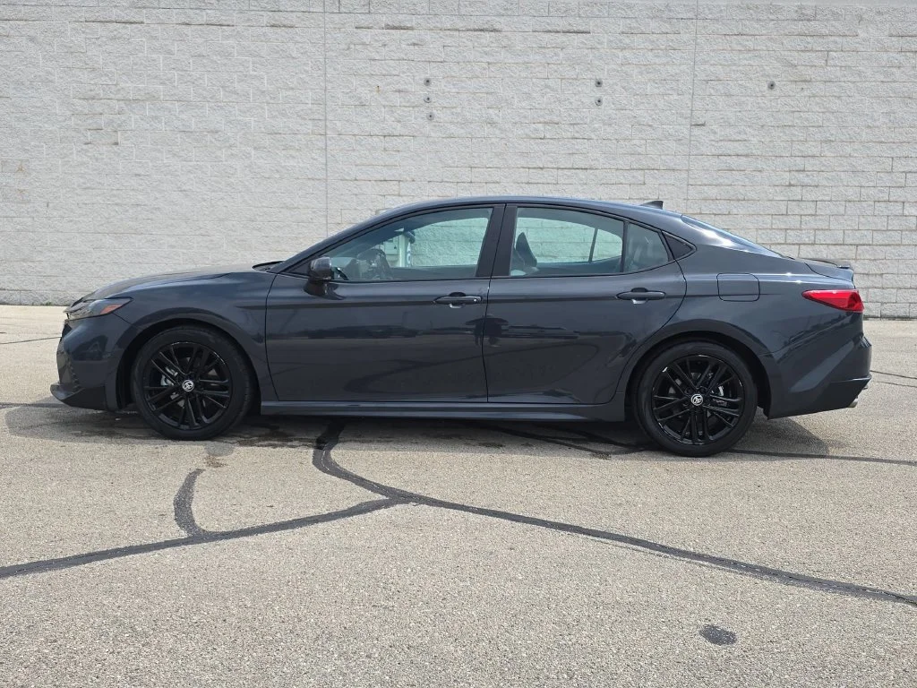 Used 2025  Toyota SE image 10