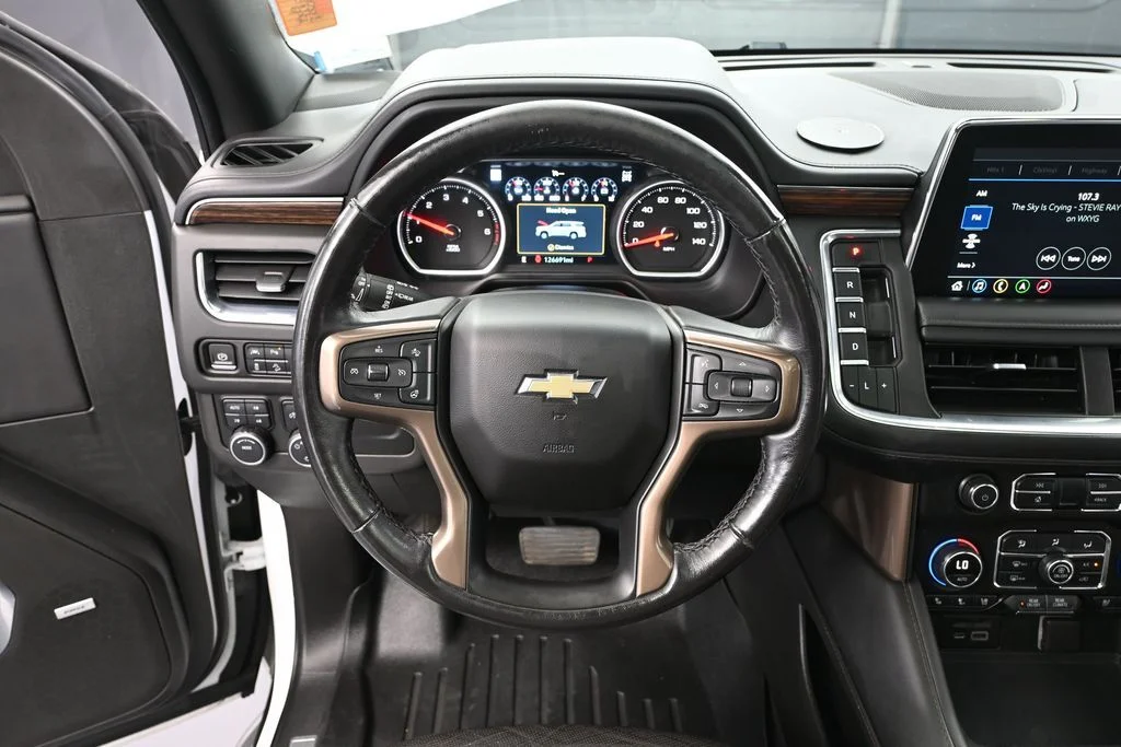 Used 2021 White Chevrolet High Country image 30