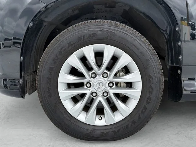 Used 2021 Black Lexus 460 image 23