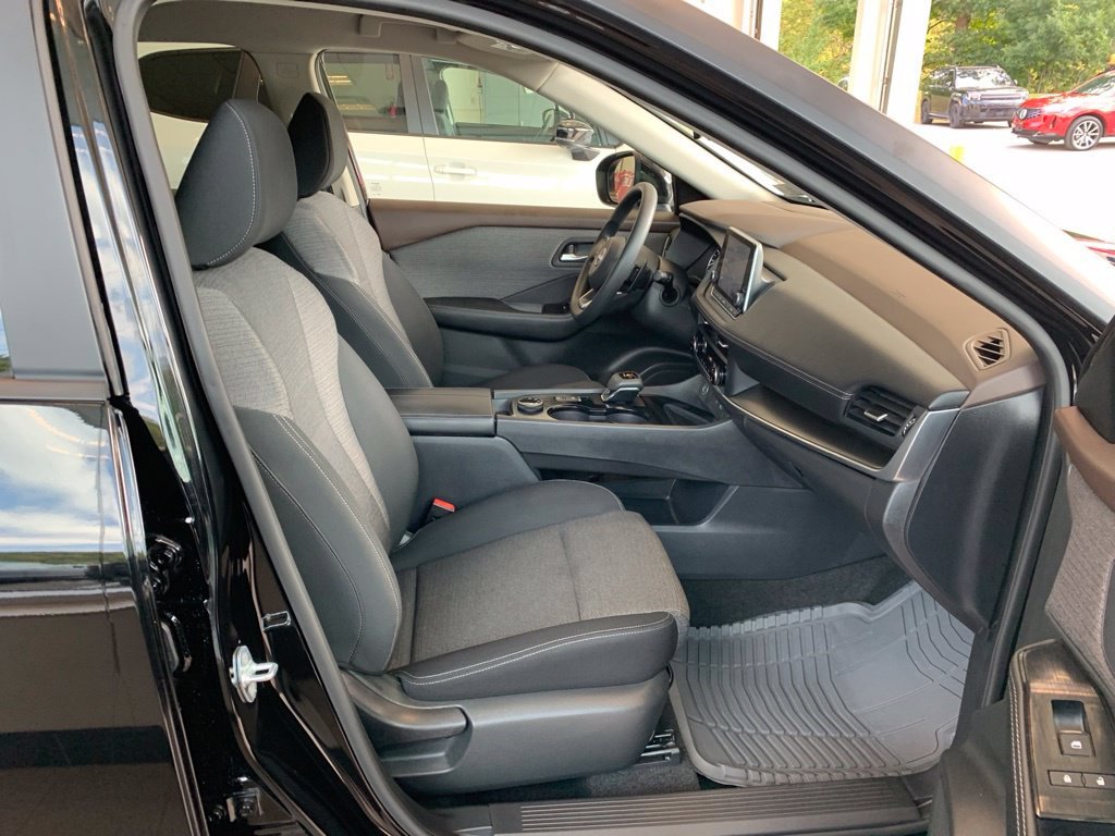 Used 2023 Black Nissan SV image 19