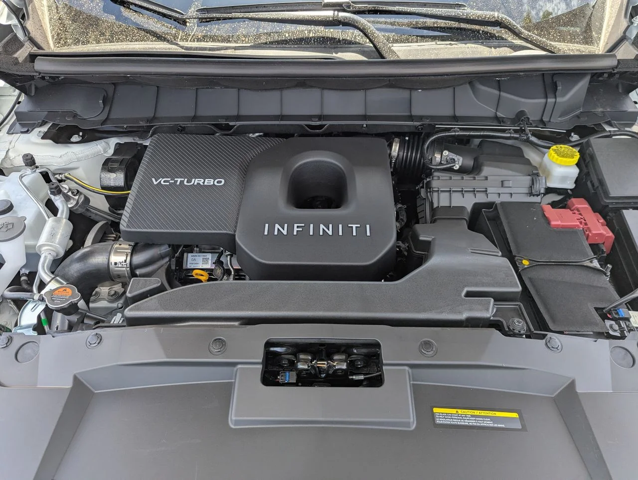 New 2027 RADIANT WHITE INFINITI Luxe AWD image 10