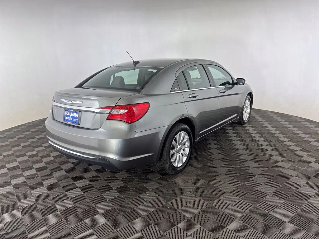 Used 2012 Gray Chrysler Touring image 5