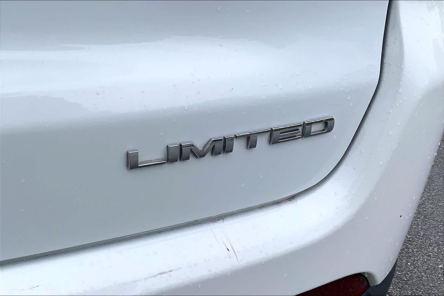 Used 2024 Bright White Clearcoat Jeep Limited image 29
