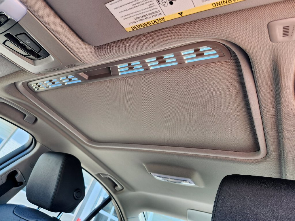 Used 2018 Gray BMW 320i xDrive image 19