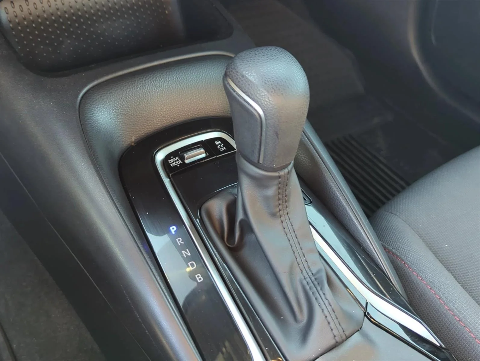 Used 2024 Classic Silver Metallic Toyota SE image 23