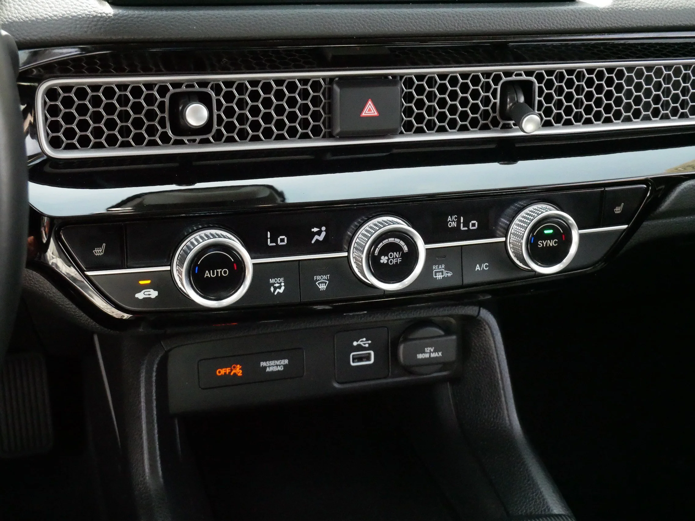 2024 Honda Civic Hatchback EX-L - Photo 24