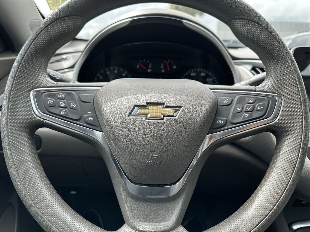 Used 2024 Summit White Chevrolet 1LT image 20