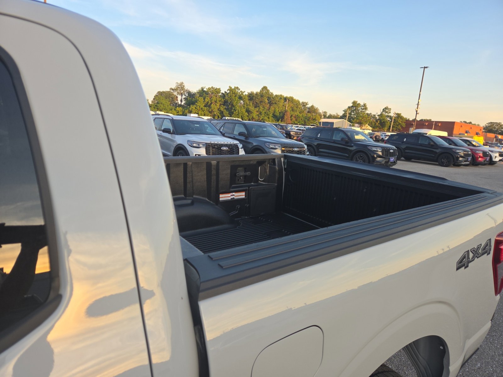 Certified Used 2024 Avalanche Ford XLT image 17