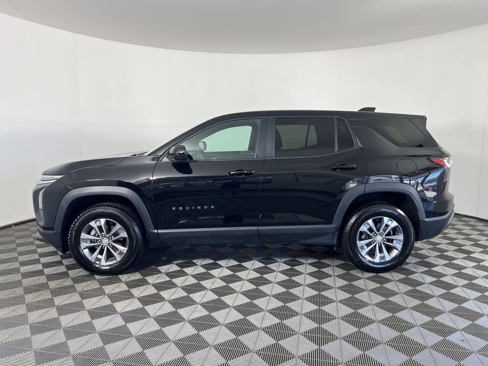 Used 2025 Mosaic Black Metallic Chevrolet AWD LT image 26