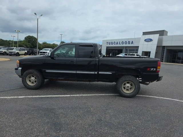 Used 2001 Black GMC SLE image 6