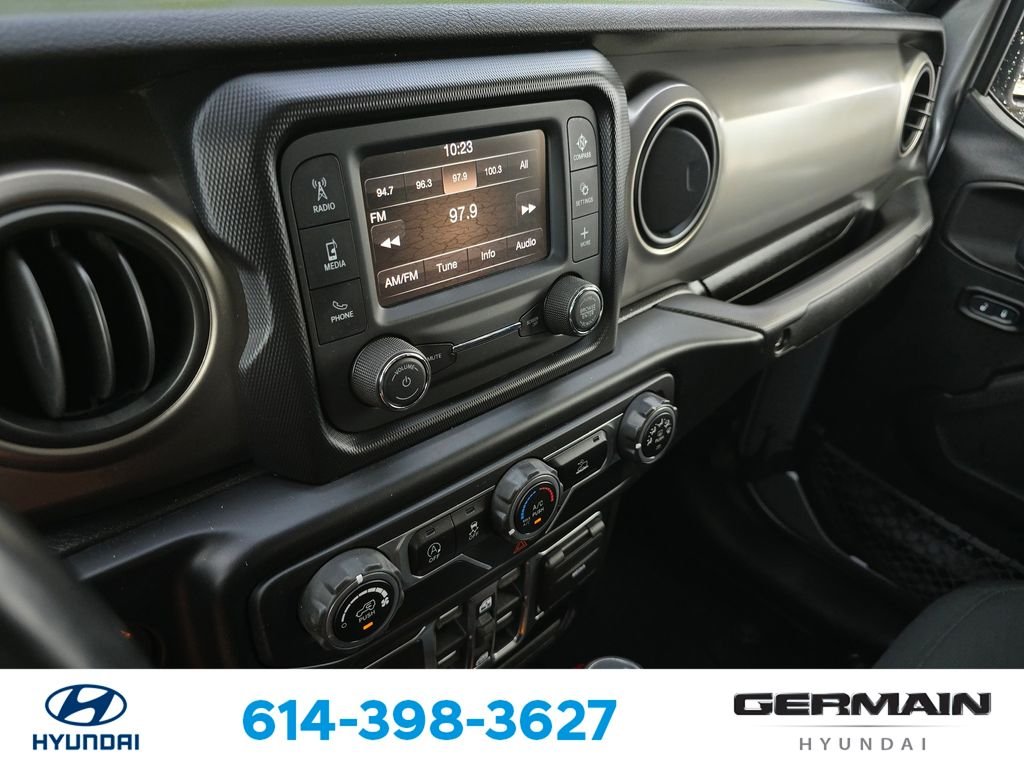 Used 2020 Silver Jeep Sport image 24