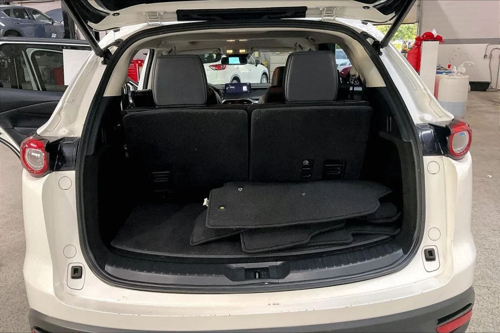 Used 2023 White Mazda Touring image 29