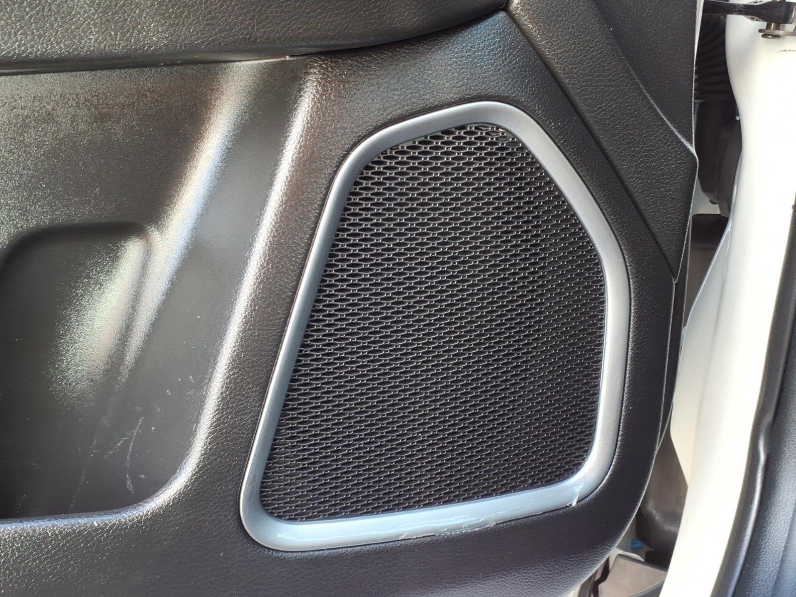 Used 2024 Bright White Clearcoat Jeep Latitude image 5