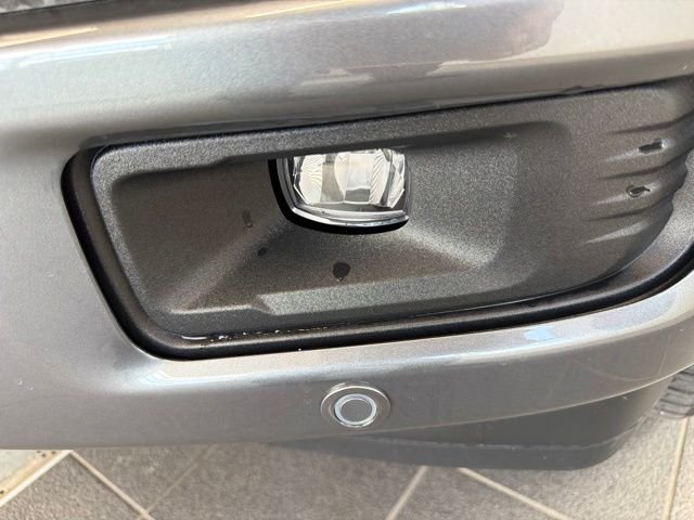 New 2026 Carbonized Gray Metallic Ford XLT image 4