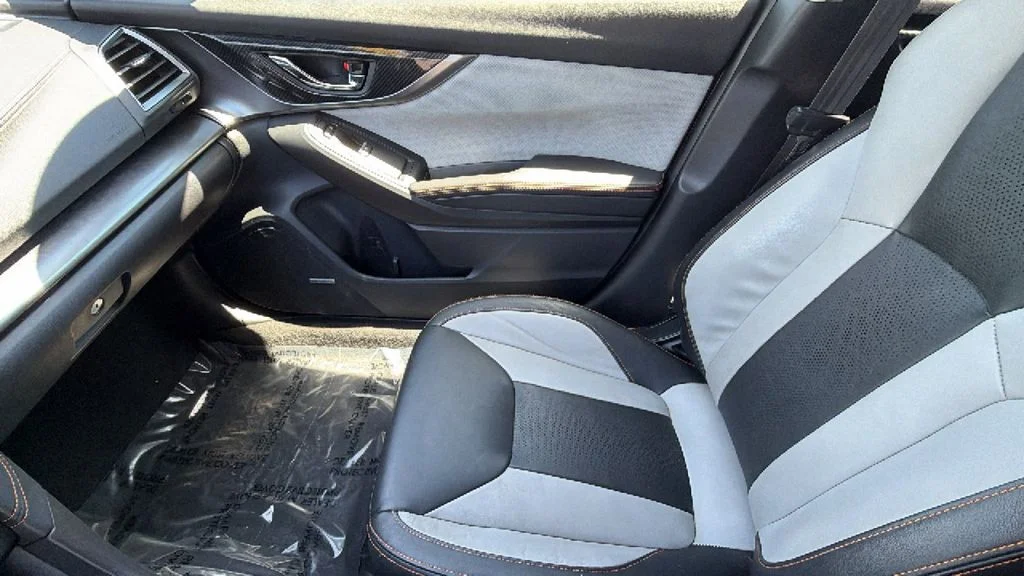 Used 2018 Quartz Blue Subaru 2.0i Limited image 12