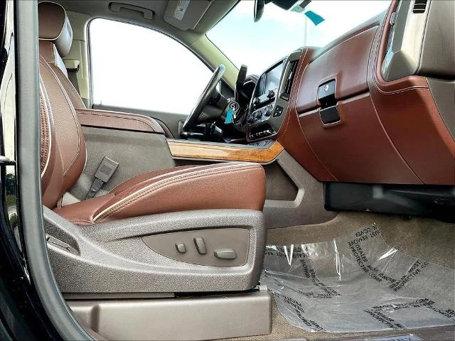Used 2015 Black Chevrolet  image 34