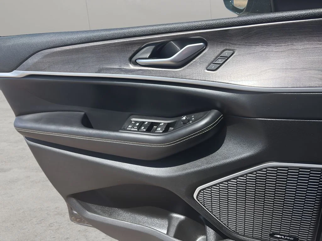 Used 2022 Baltic Gray Metallic Clearcoat Jeep 4xe image 14
