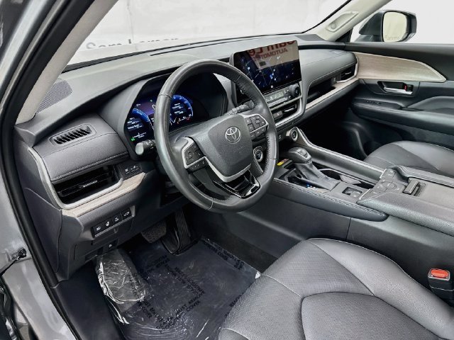 2025 Toyota Grand Highlander Limited - Photo 9