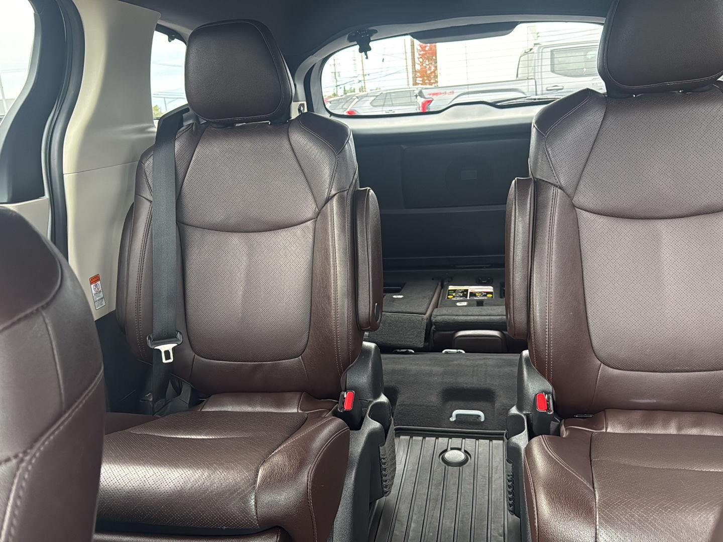 Used 2022 Windchill Pearl Toyota Platinum 7-Passenger image 13