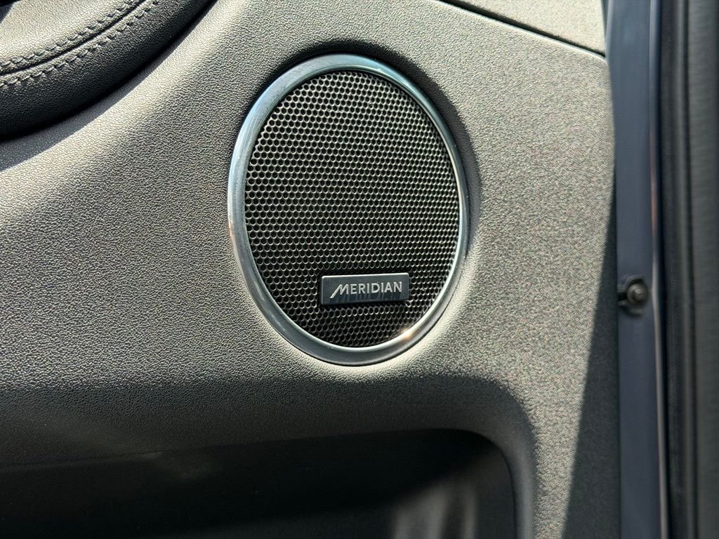 Used 2024 Gray Land Rover S image 15