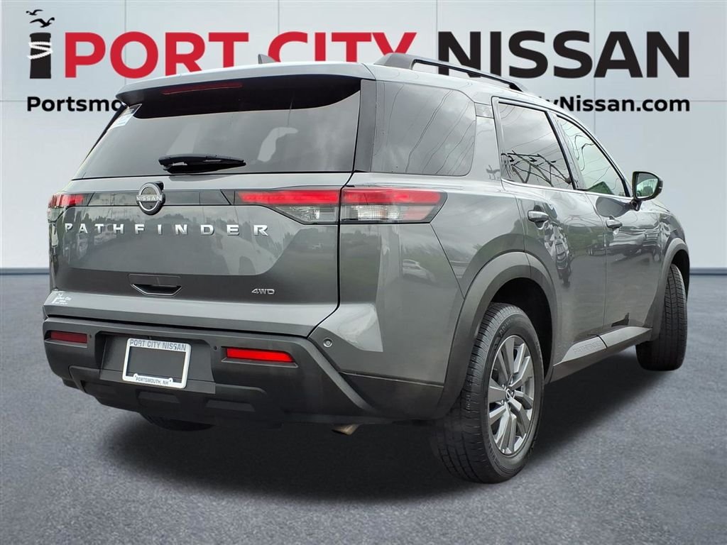 Used 2025 Gun Metallic Nissan SV v6 w/3rd row seating & remote start image 33
