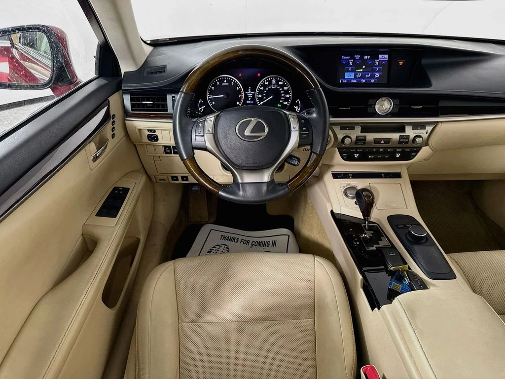 Used 2014 Matador Red Mica Lexus Base image 3