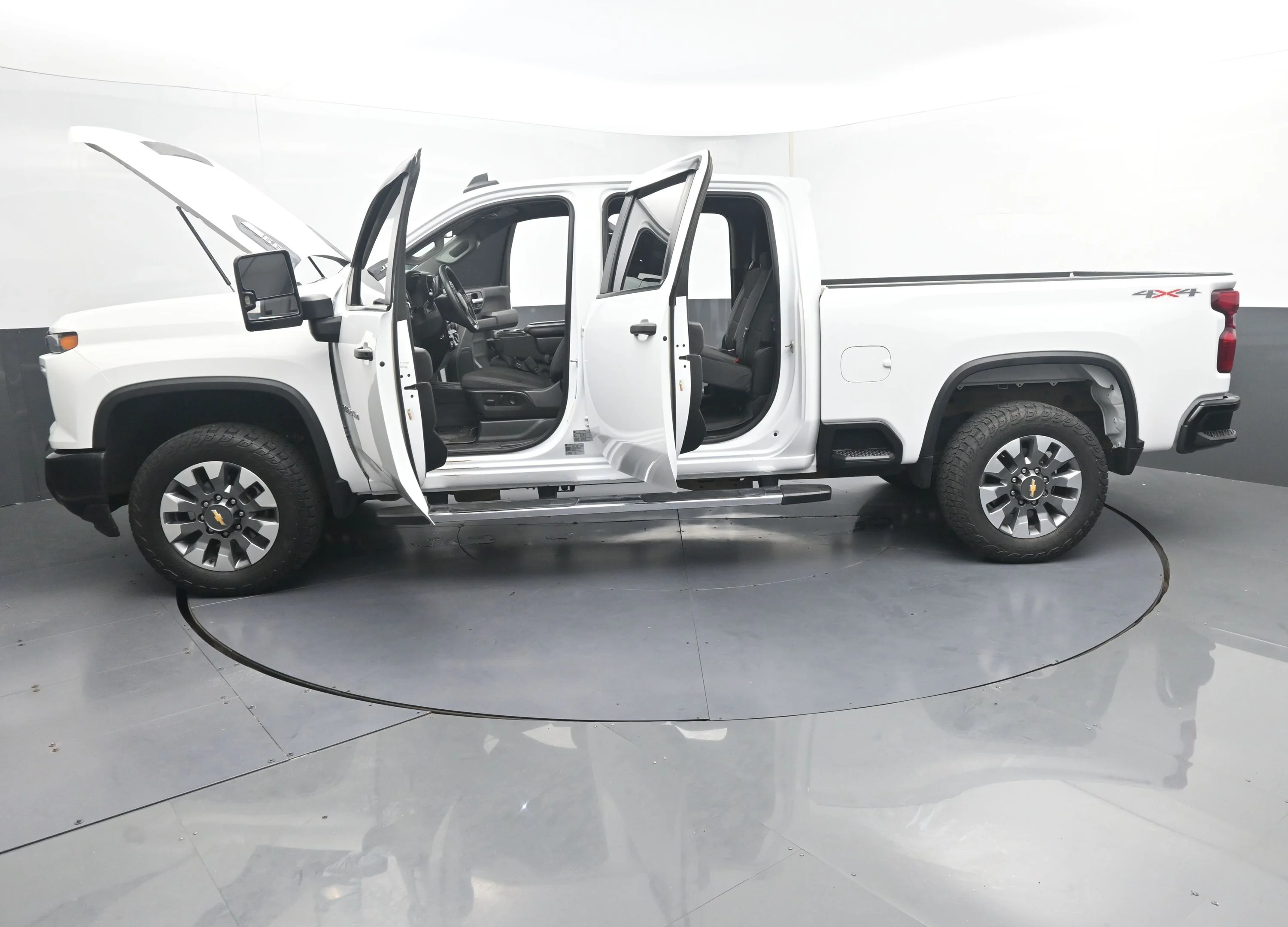 Used 2024 Summit White Chevrolet Custom image 22