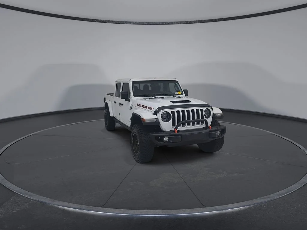 Used 2023 White Jeep Mojave image 3
