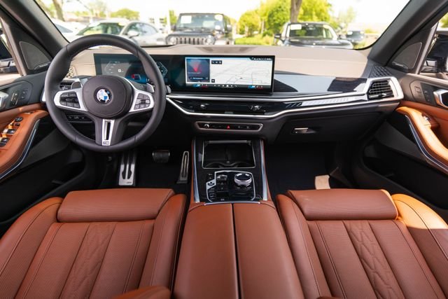 2026 BMW X5 M60i - Photo 13