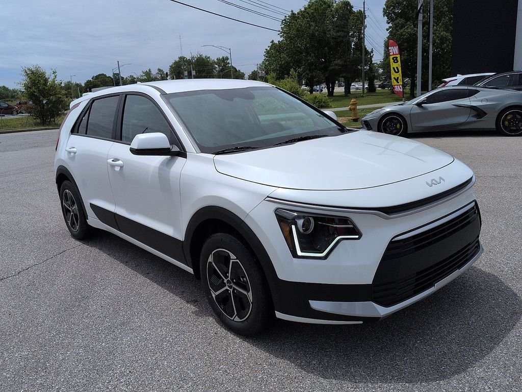 2026 Kia Niro LX HEV's photo