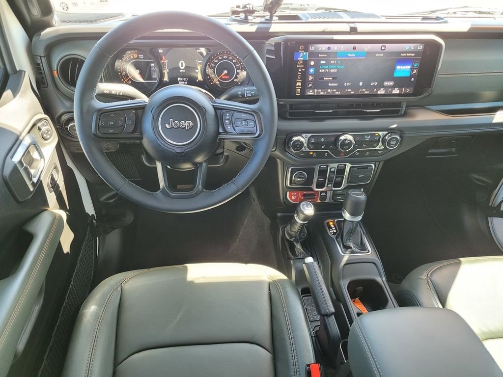 Used 2025 White Jeep Mojave image 13