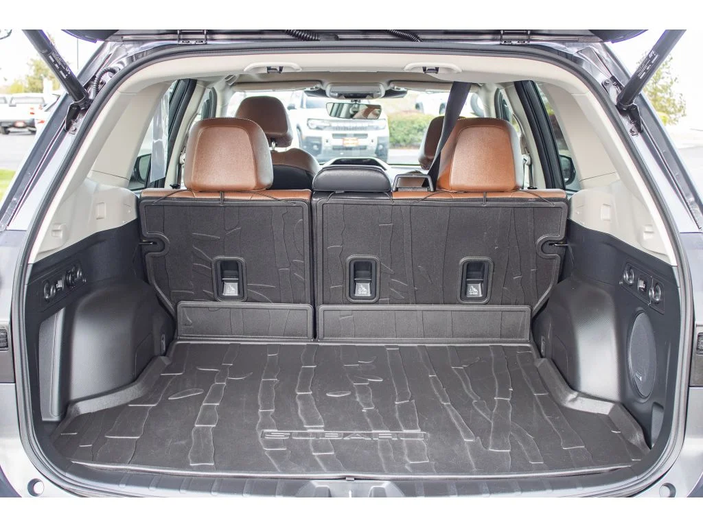 Used 2022 Magnetite Gray Metallic Subaru Touring image 11