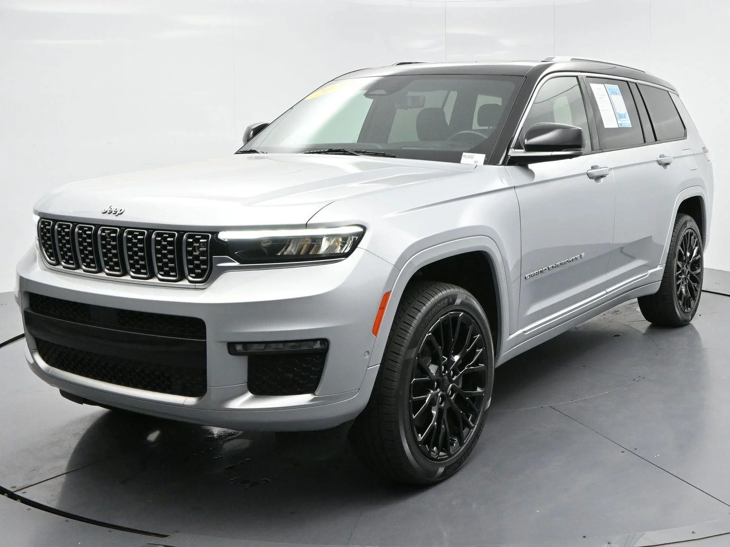 Used 2023 Silver Zynith Jeep Summit Reserve image 3